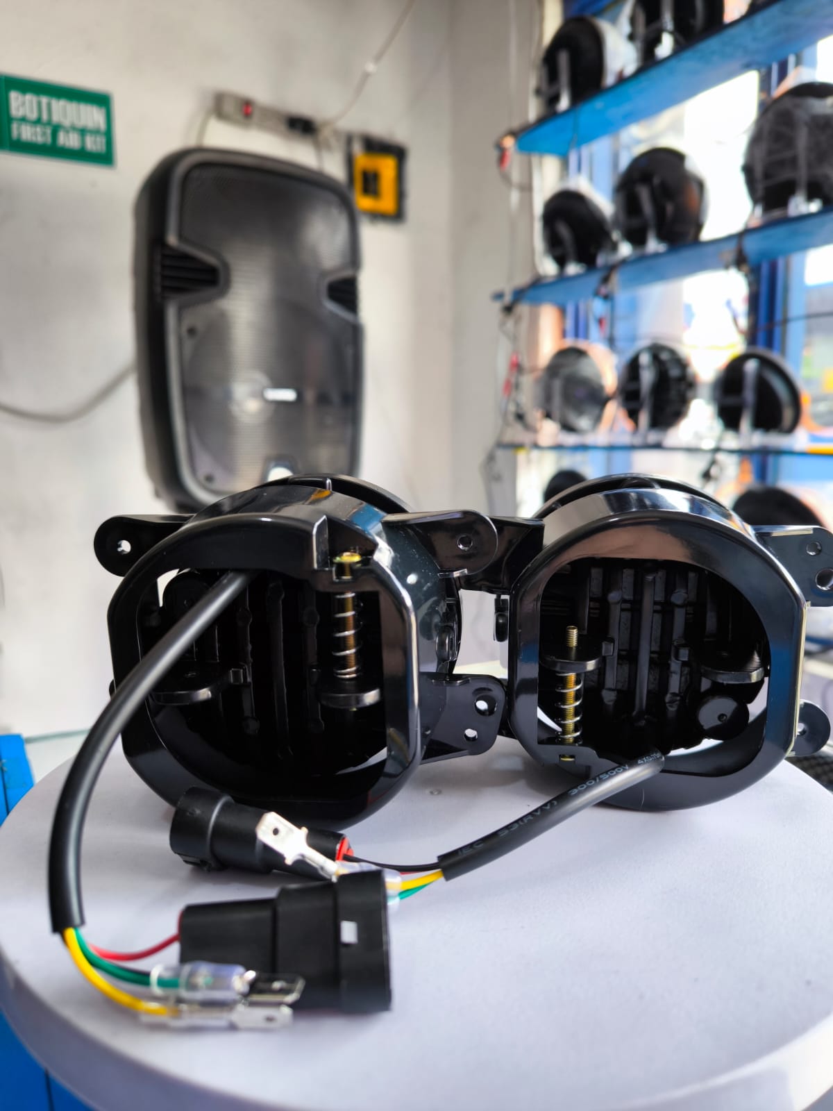 PAR EXPLORADORAS LED  (TB070WY)